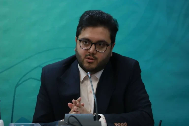 مدیرکل پشتیبانی امور فرهنگی و اجتماعی وزارت علوم، تحقیقات و فناوری با تشریح شیوه‌نامه نوزدهمین جشنواره بین‌المللی «حرکت»